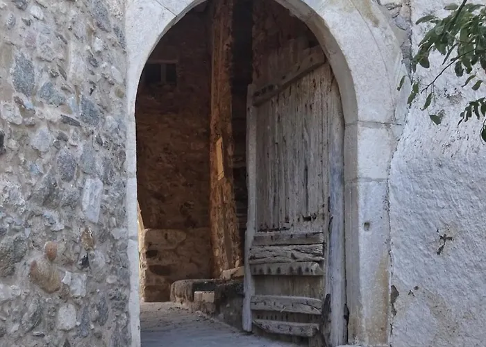 Jolandas Castle House דירה