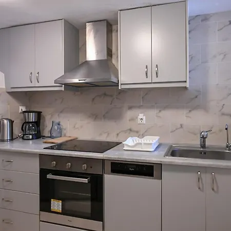 Jolandas Castle House Apartment *
