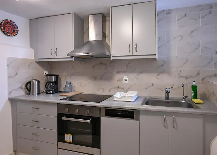 Jolandas Castle House Апартаменты *