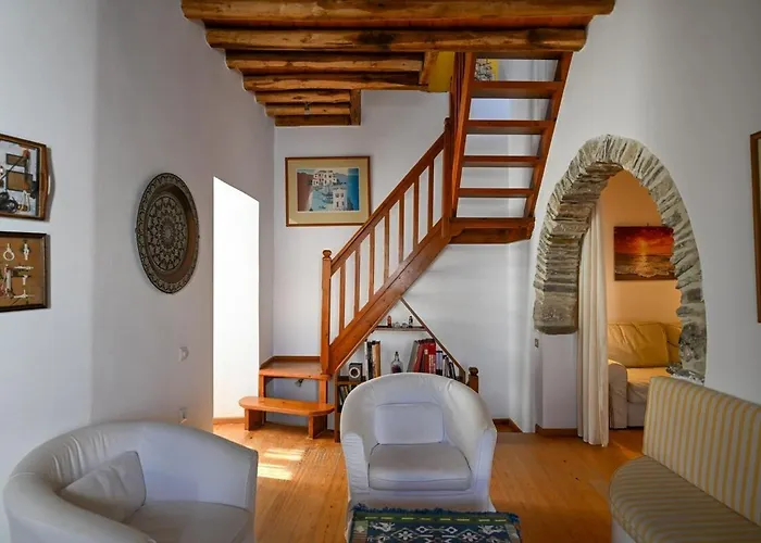 Jolandas Castle House * Naxos City